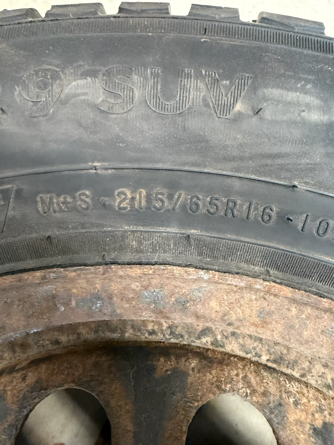 Set of 4 Nokian Nordman 9 SUV Tires - photo 3