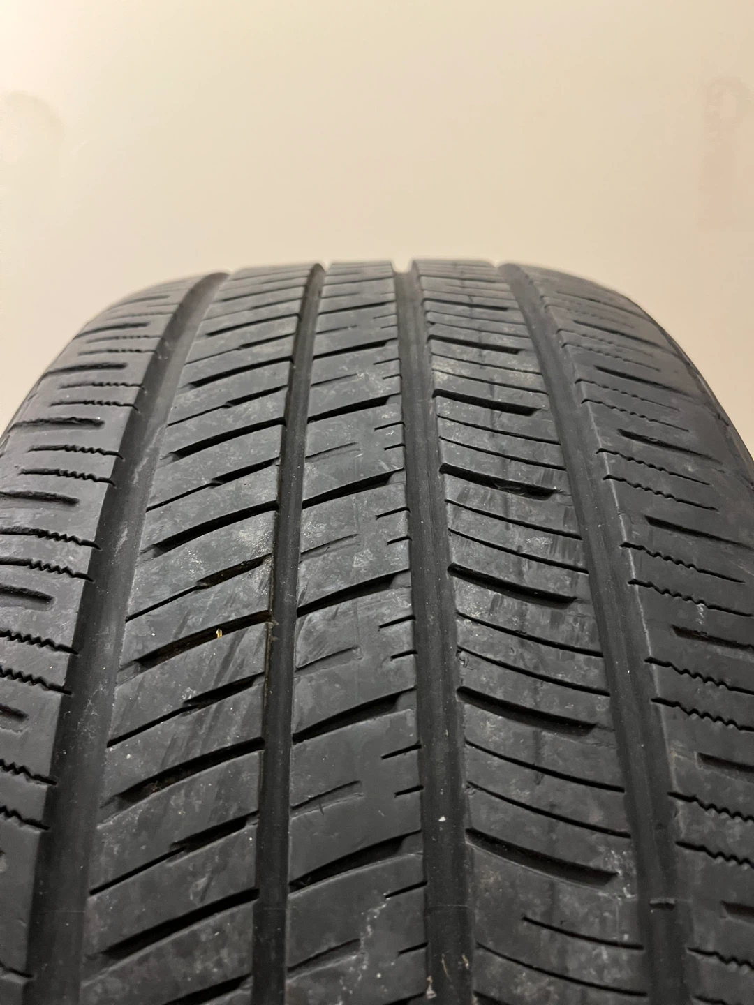 Yokohama Ascend GT Tire 245/40R19 94V - photo 2