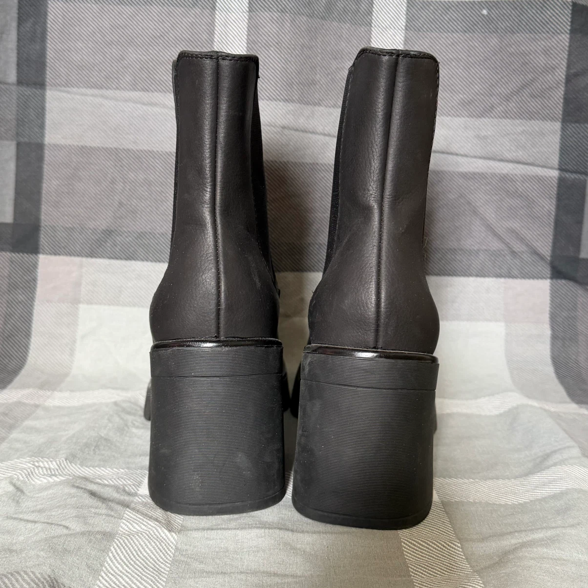 Black platform Chelsea boots - photo 2