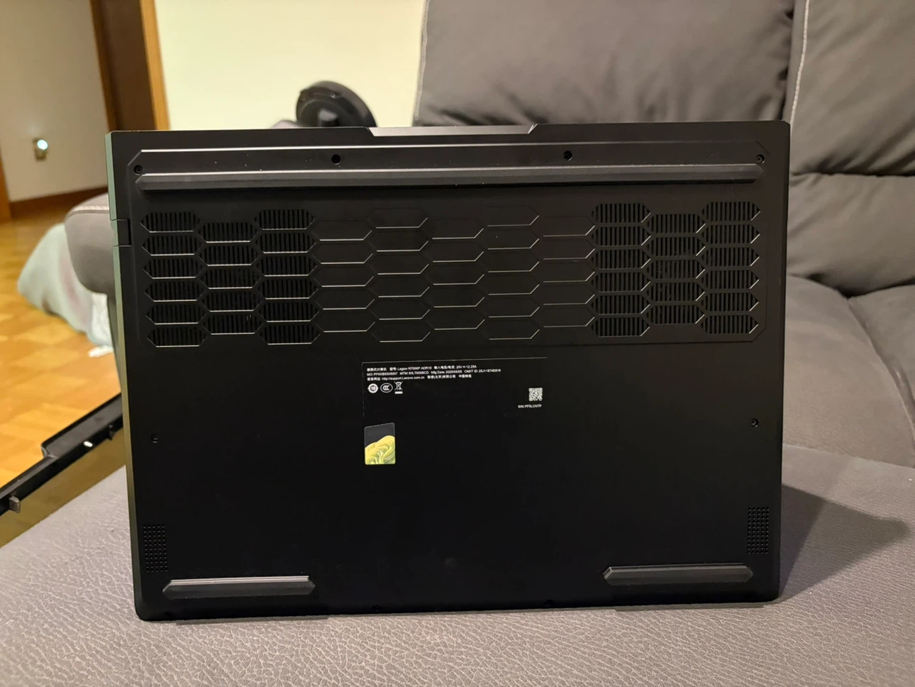 Lenovo Legion AMD Ryzen 9 8945HX/ Nvidia RTX5070 Laptop - photo 4