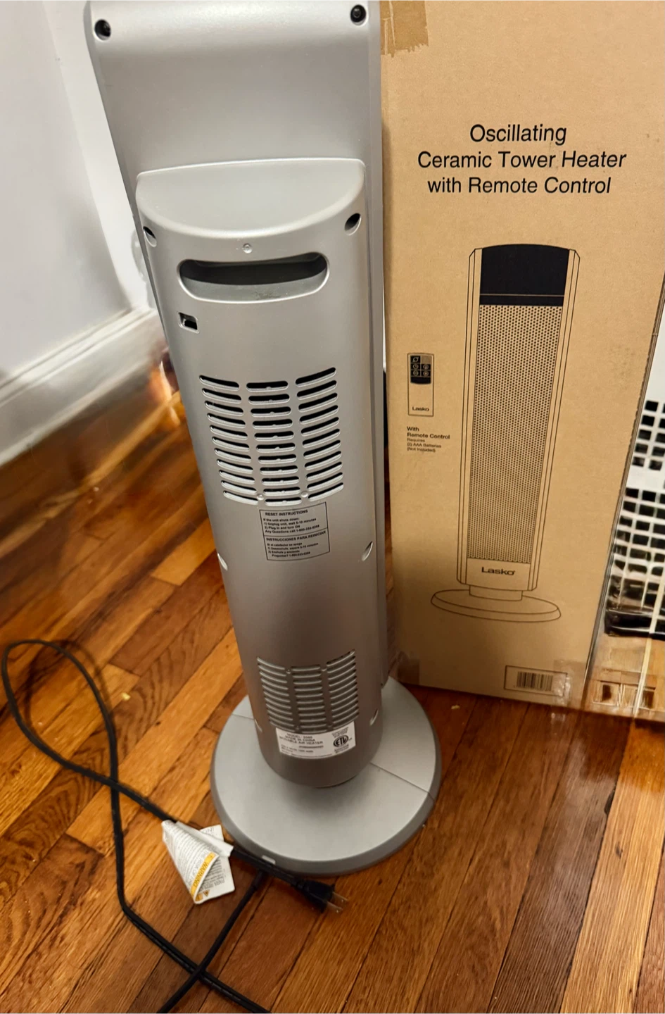 Lasko Oscillating Ceramic Tower Heater 5586 - photo 2