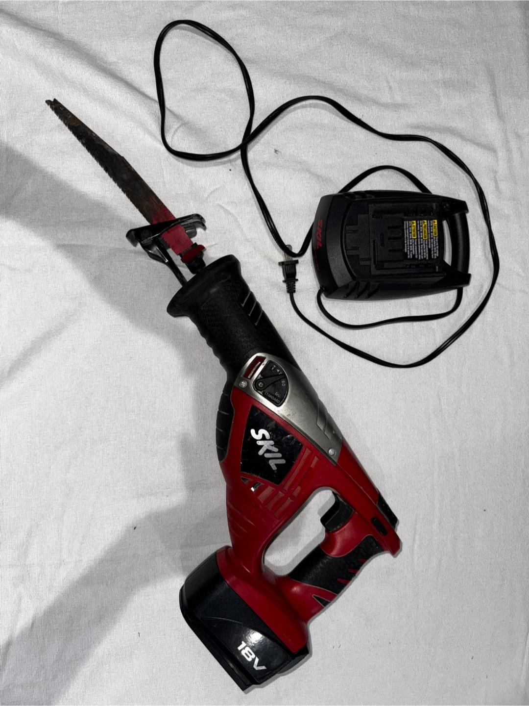 Skil 18V Reciprocating Saw with Battery and Charger