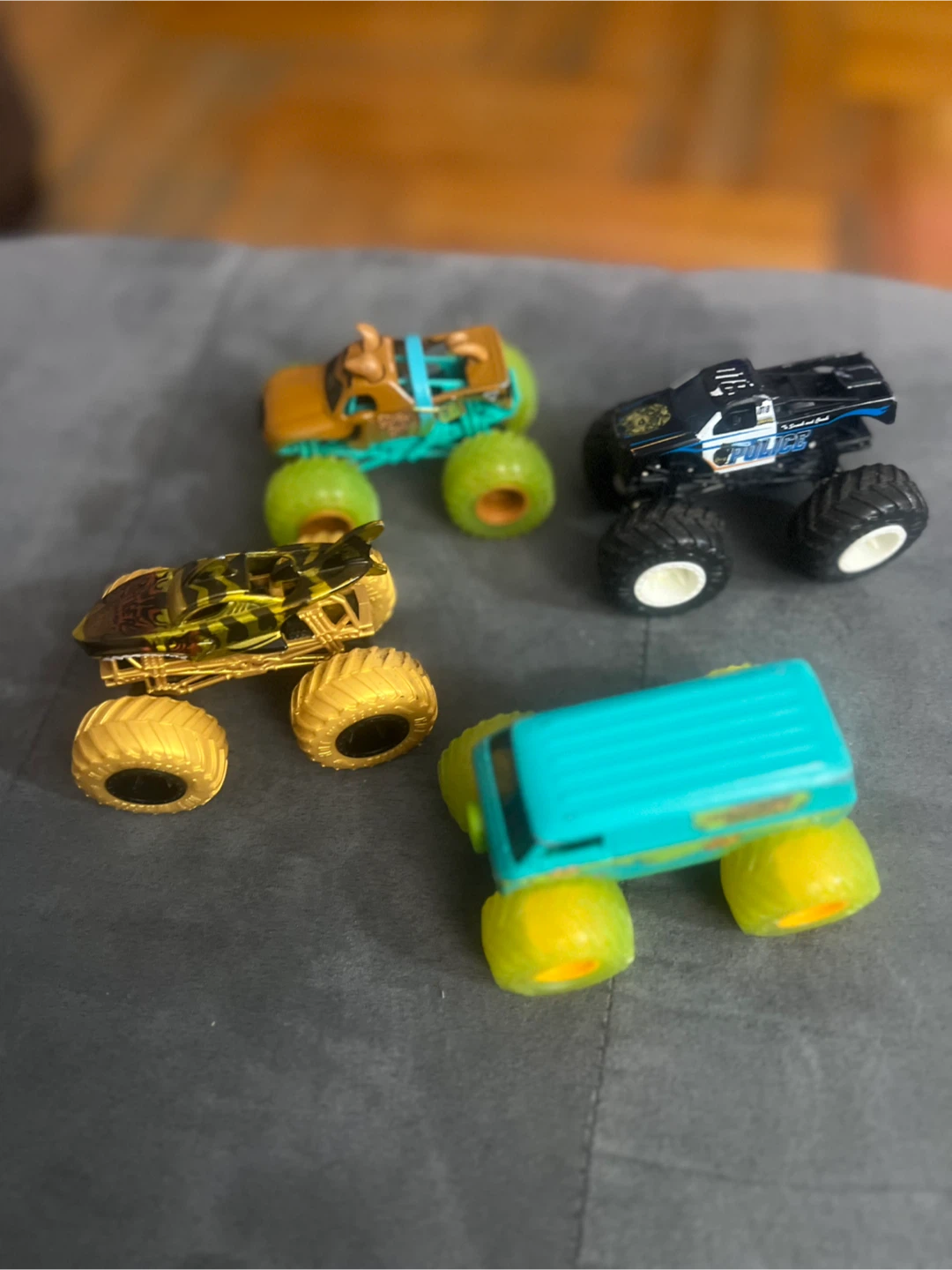 9 Hot Wheels Monster Trucks Toy Cars - photo 2