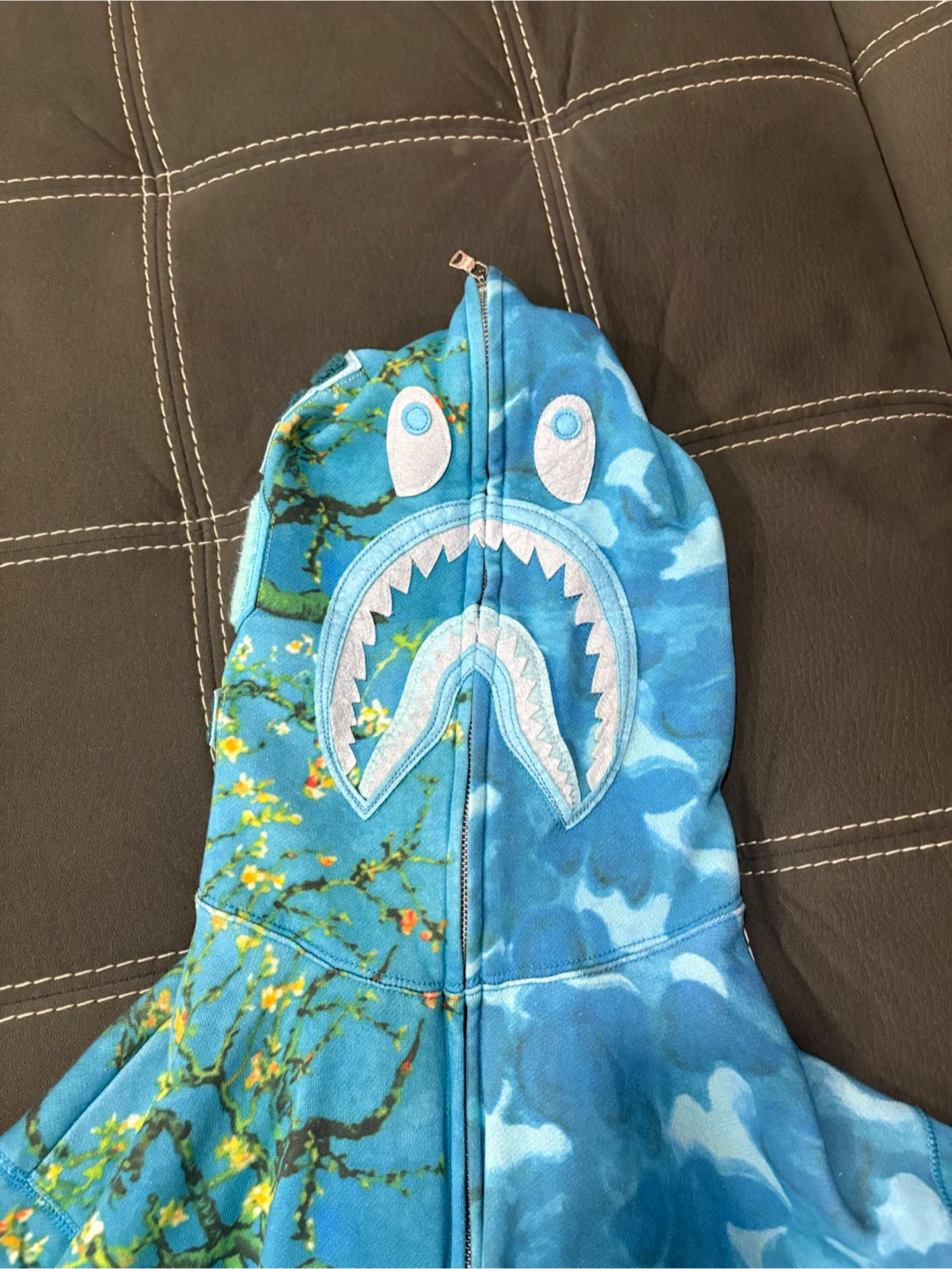A Bathing Ape x Van Gogh hoodie - photo 4