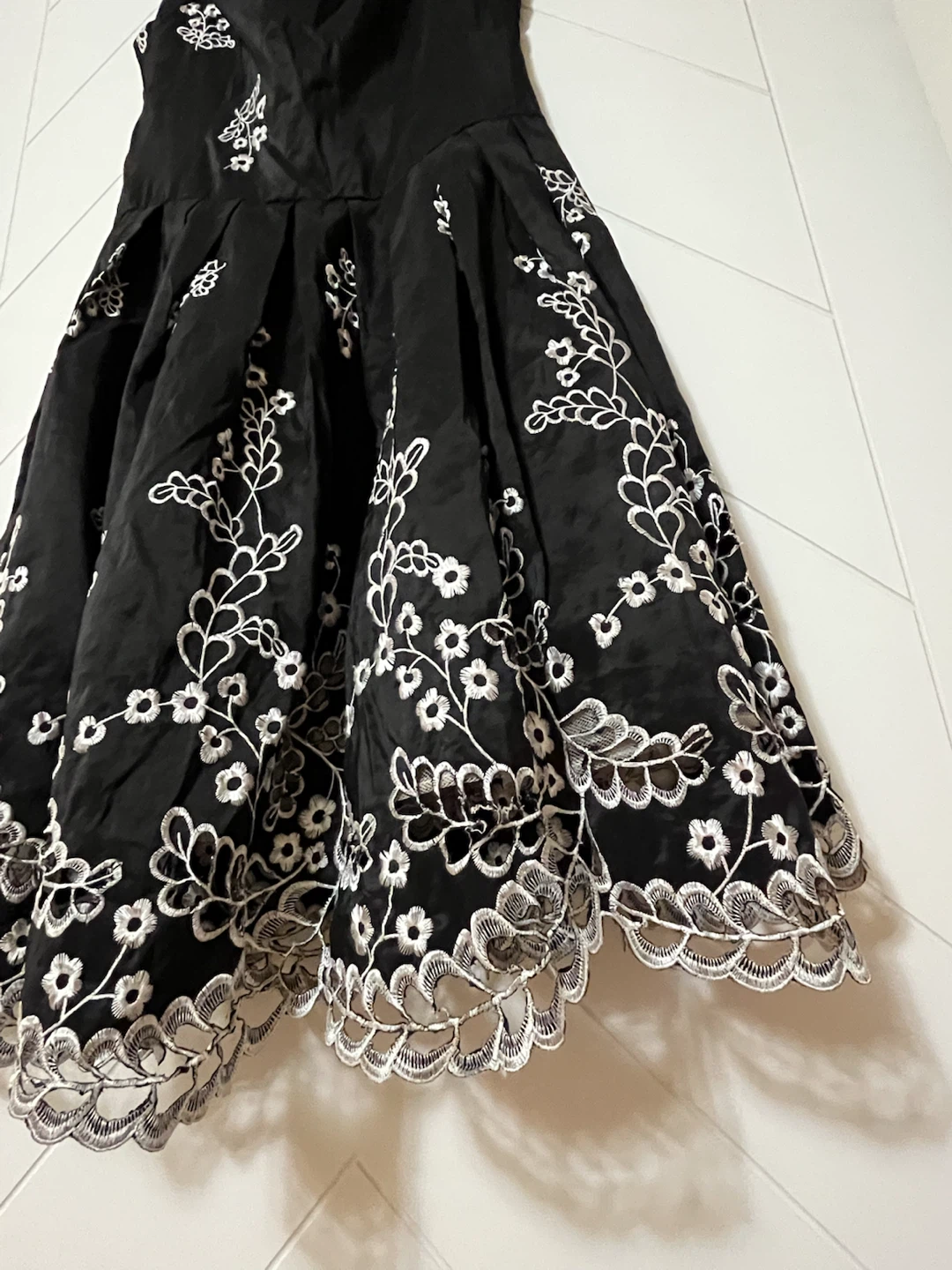 Niki by Niki Livas Floral Embroidered Dress - photo 2