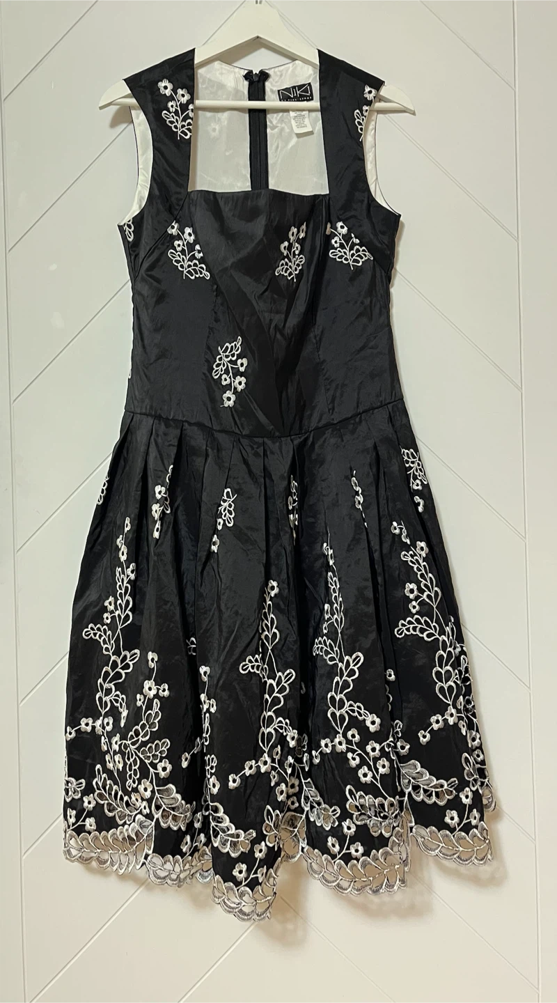 Niki by Niki Livas Floral Embroidered Dress - photo 3