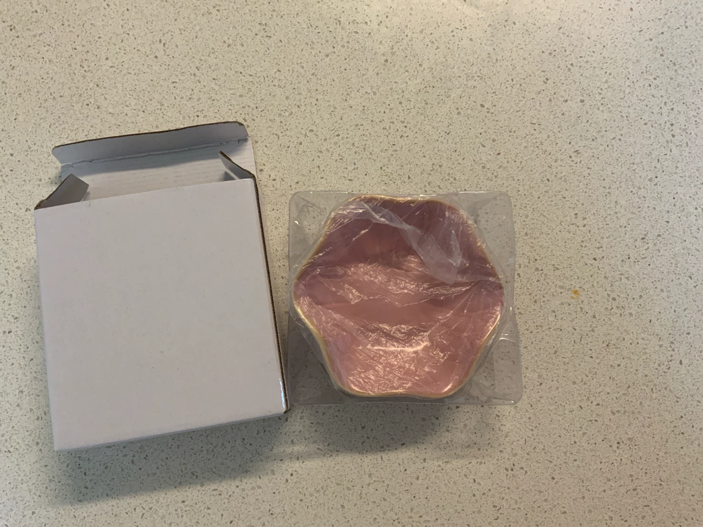 Set of 2 Small Dishes - $3 for 1 but $4 for 2 - photo 3