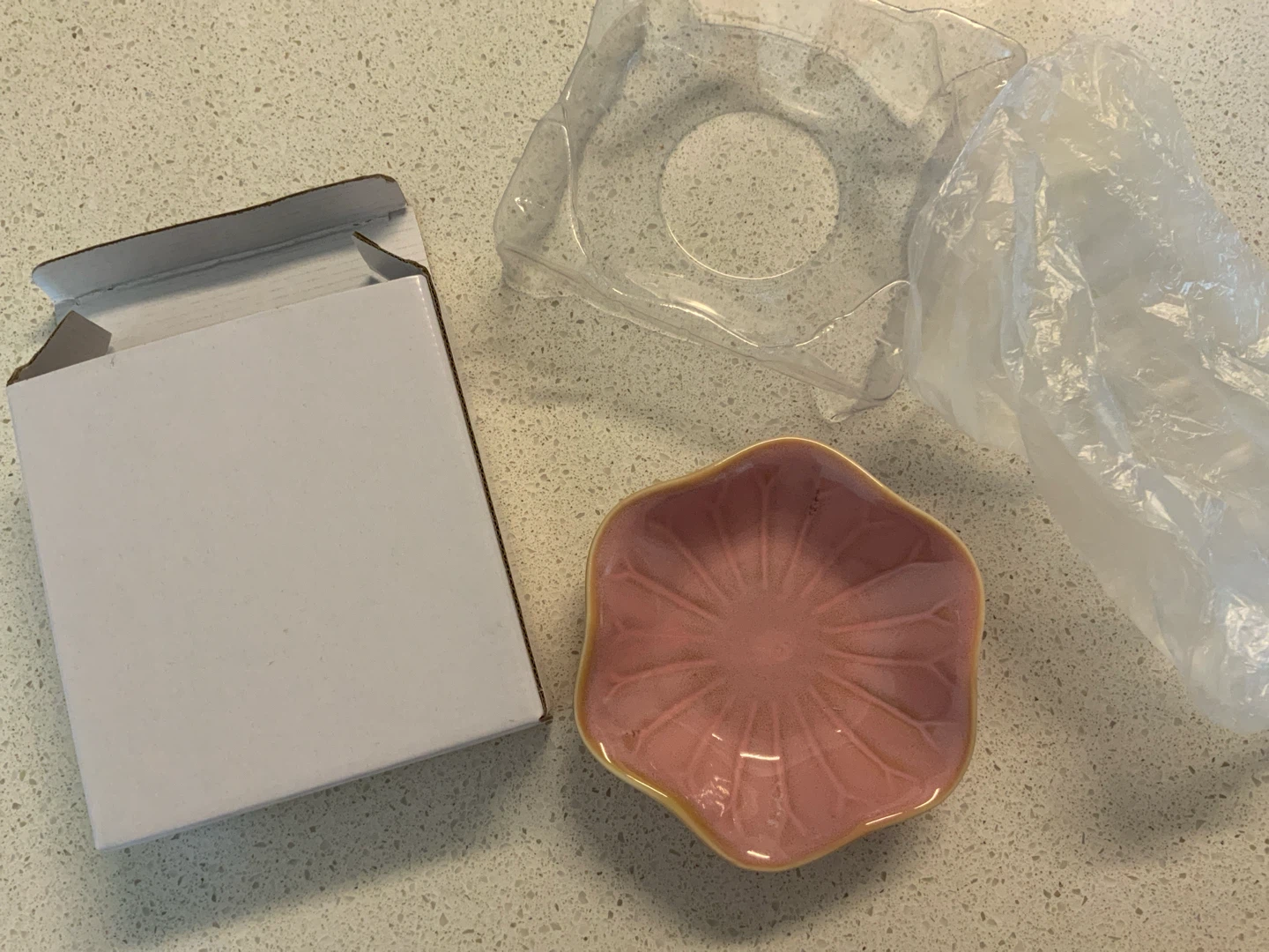 Set of 2 Small Dishes - $3 for 1 but $4 for 2 - photo 2