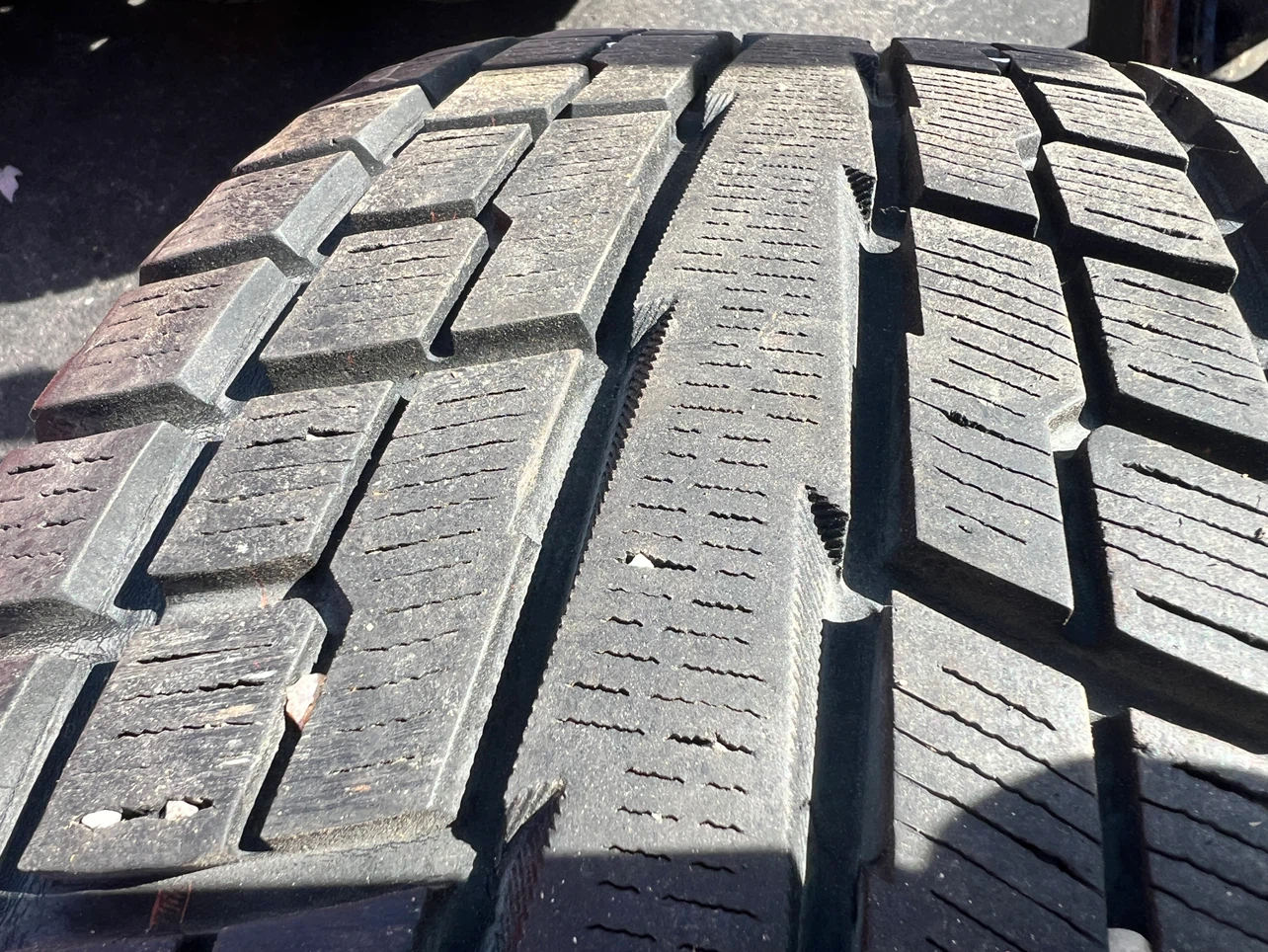 Yokohama IceGuard Studless Winter Tire - photo 2