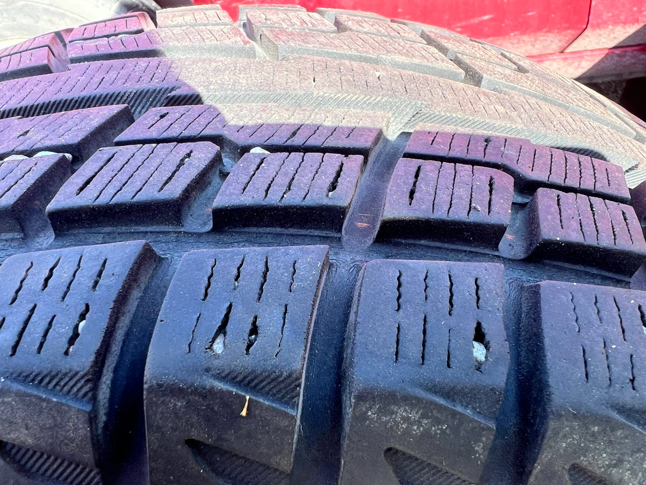 Yokohama IceGuard Studless Winter Tire - photo 4
