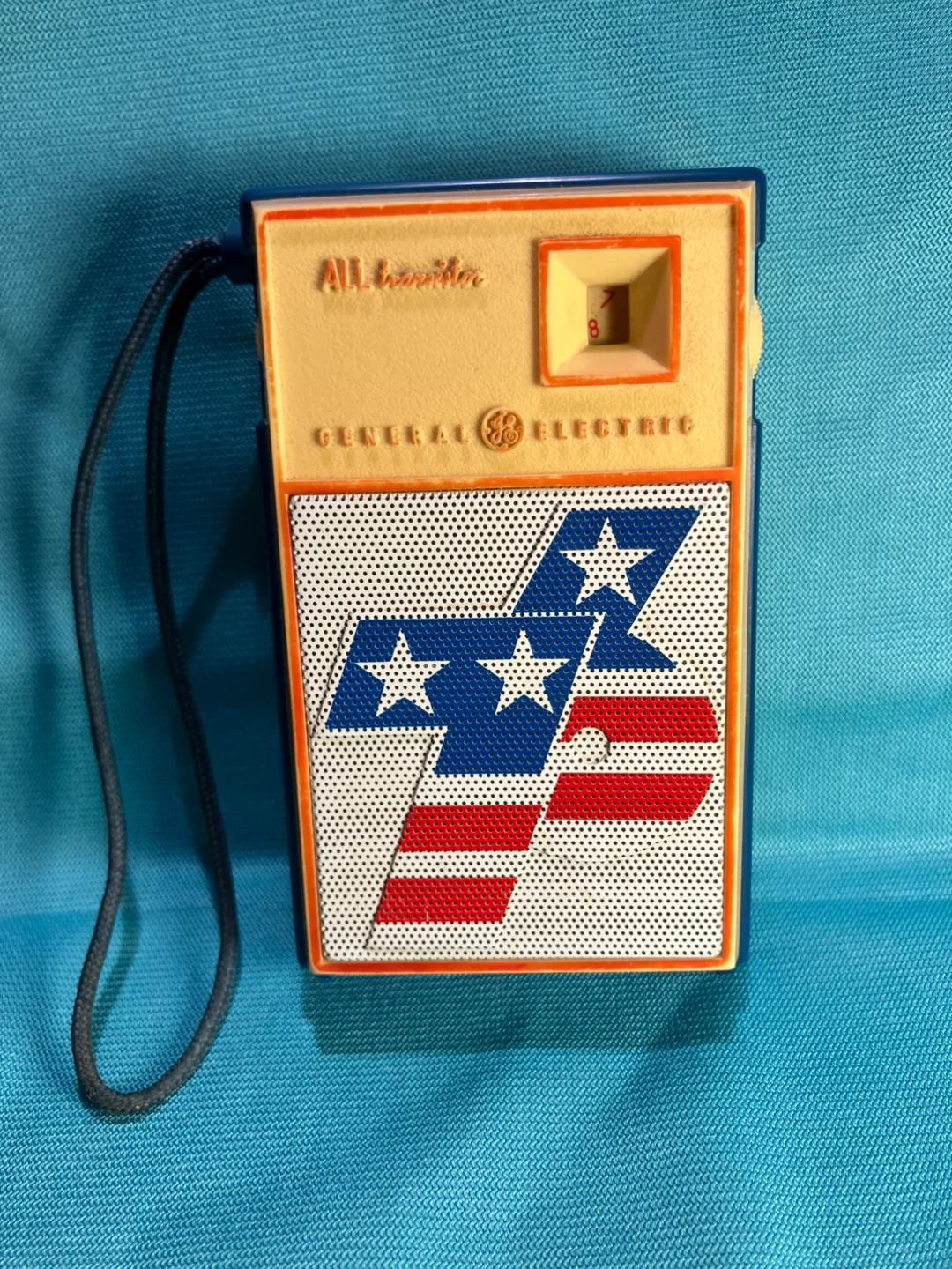 Vintage General Electric All Transistor Portable Radio