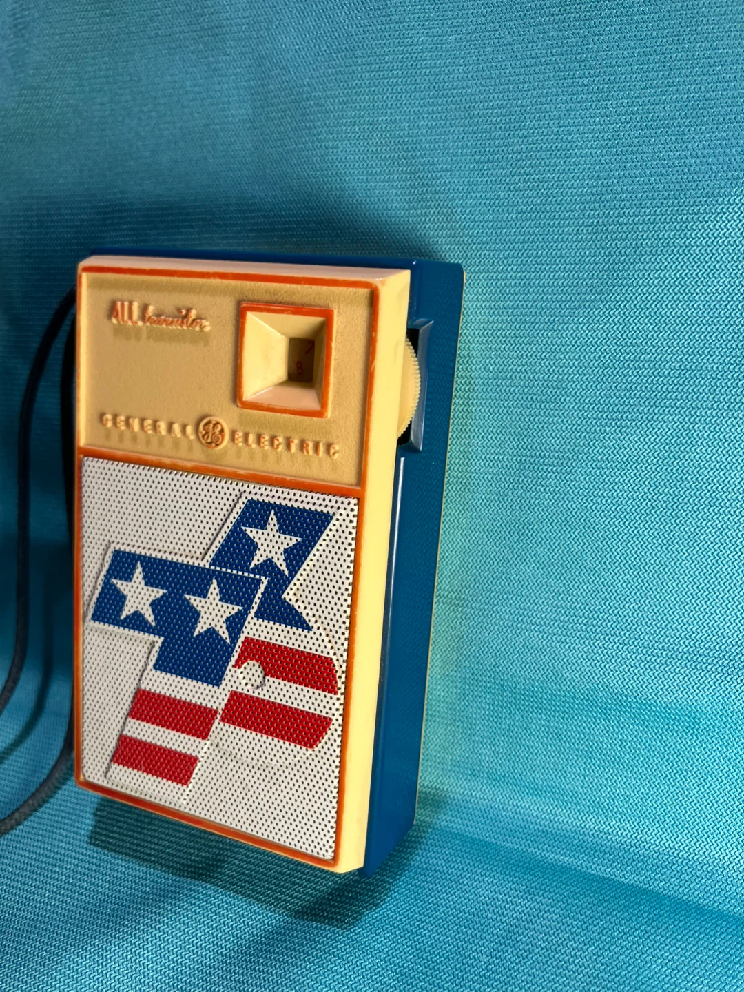 Vintage General Electric All Transistor Portable Radio - photo 2
