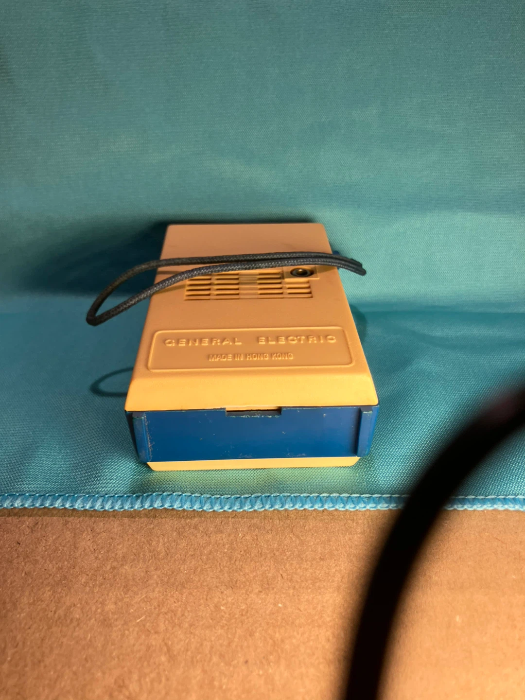 Vintage General Electric All Transistor Portable Radio - photo 4