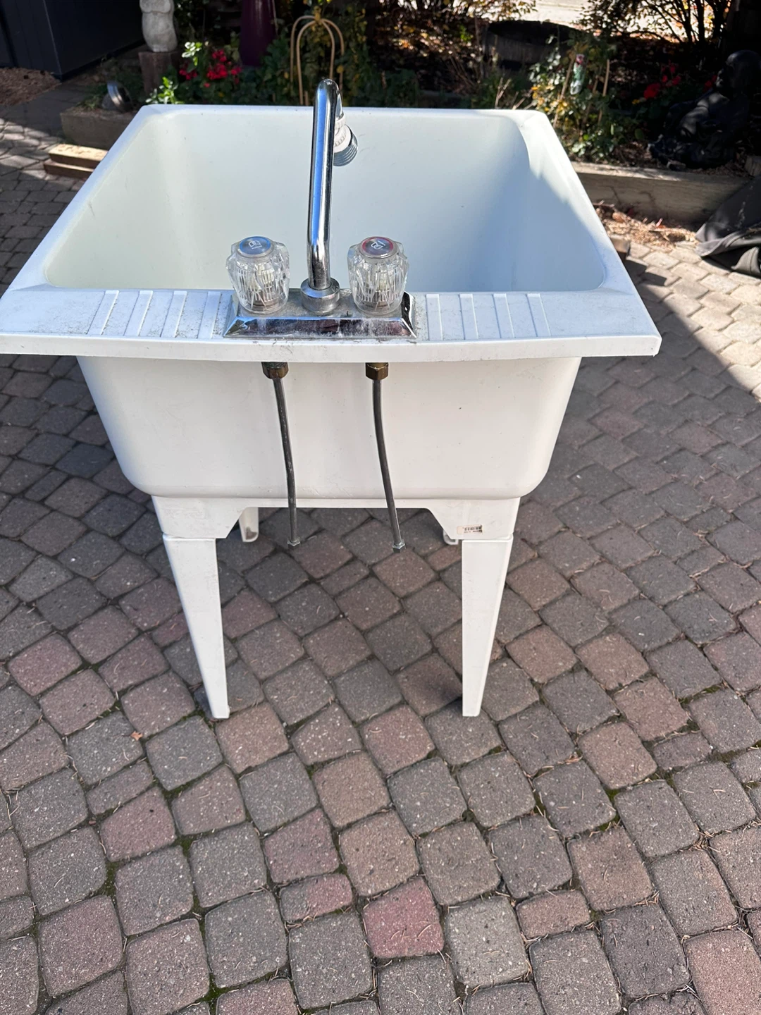 Laundry tub with faucet - photo 2