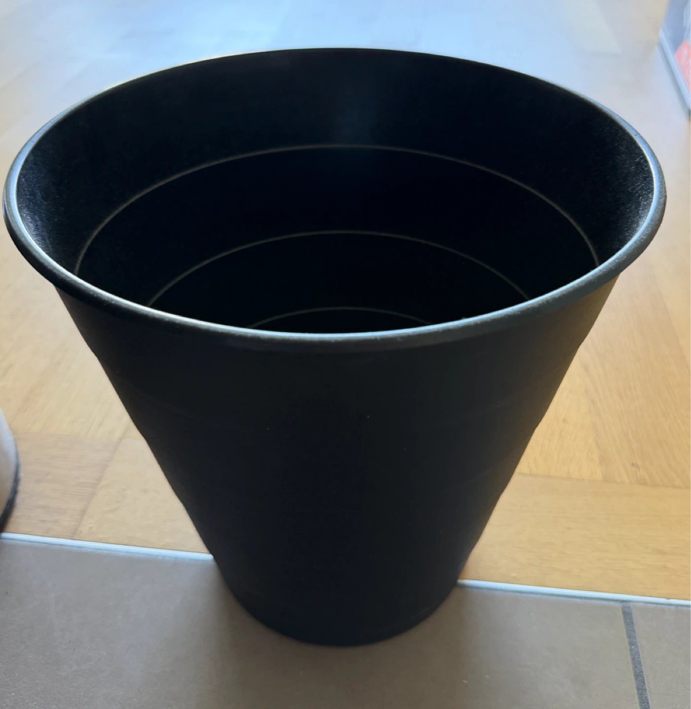2 Trash Cans - photo 3