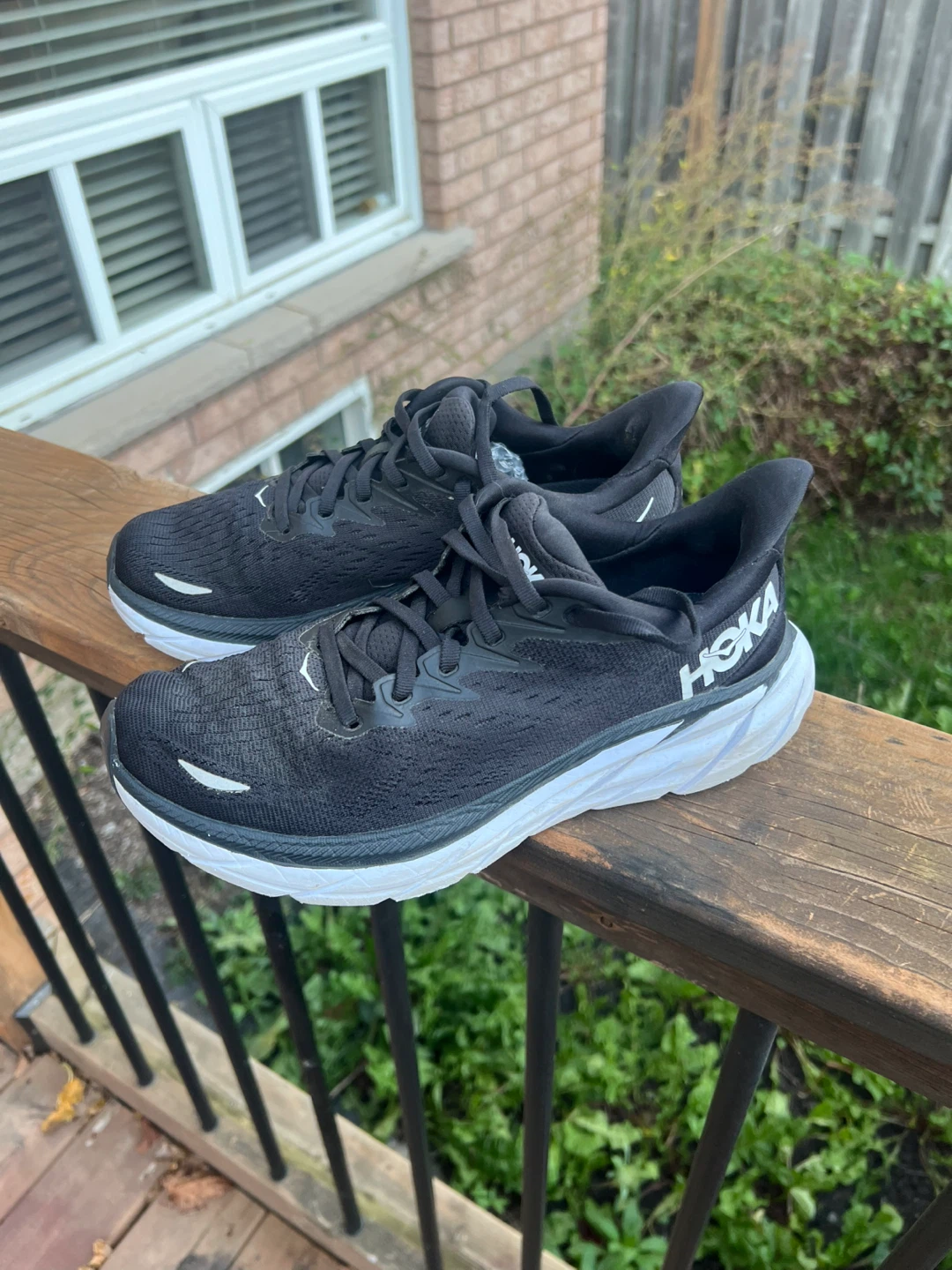 Woman’s Hoka Clifton 8 Running Shoes - size 8