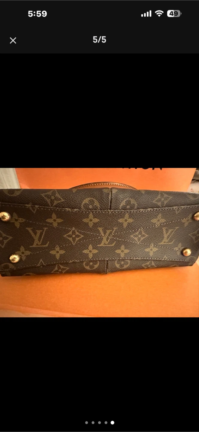 V Monogram tote - photo 4