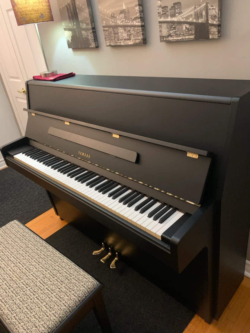 Yamaha studio upright Piano
