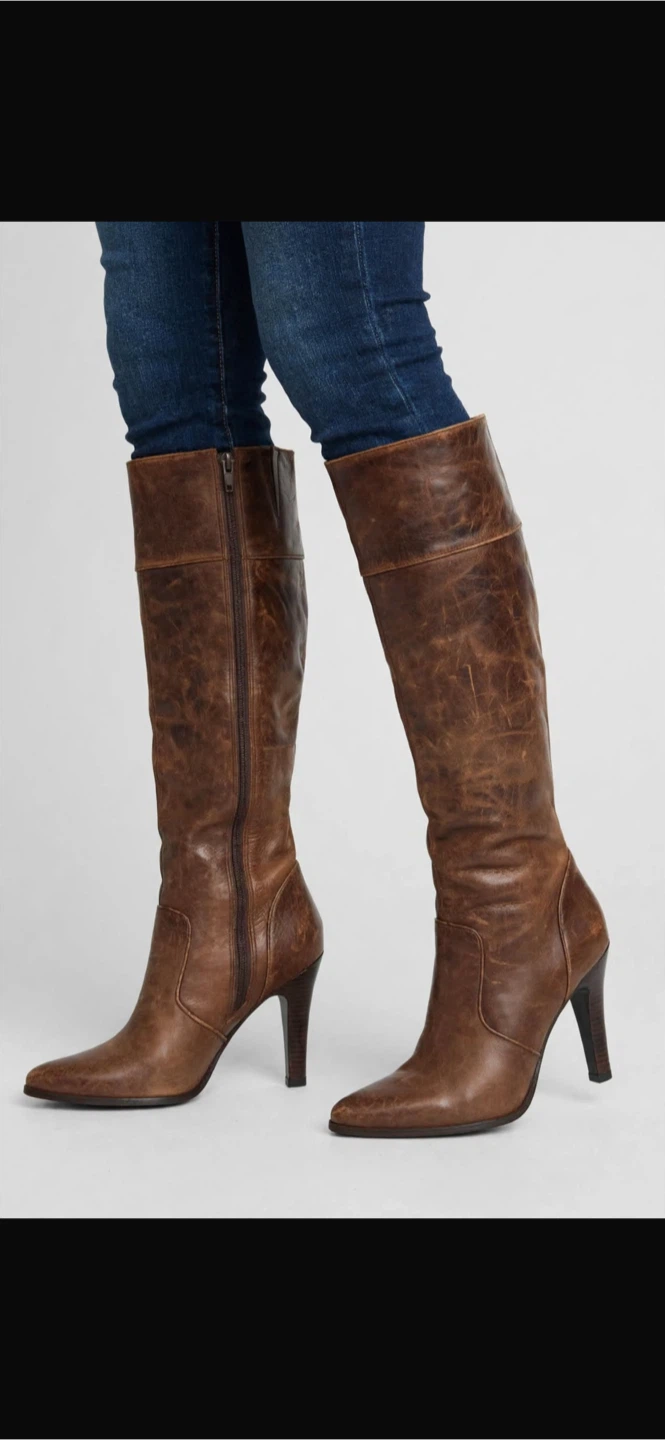 Brown Leather knew-high winter boots size 38