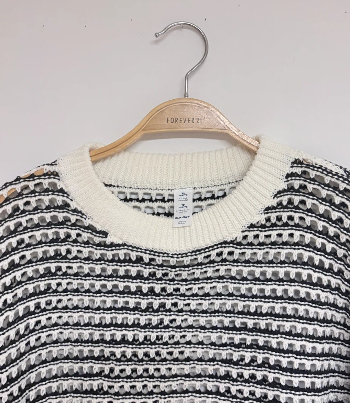 Black and White Striped cropped Sweater (new ) - photo 2
