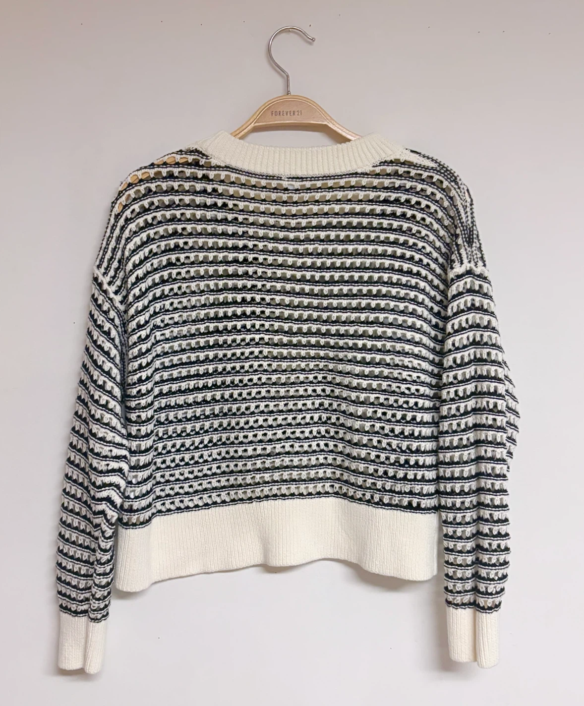 Black and White Striped cropped Sweater (new ) - photo 4