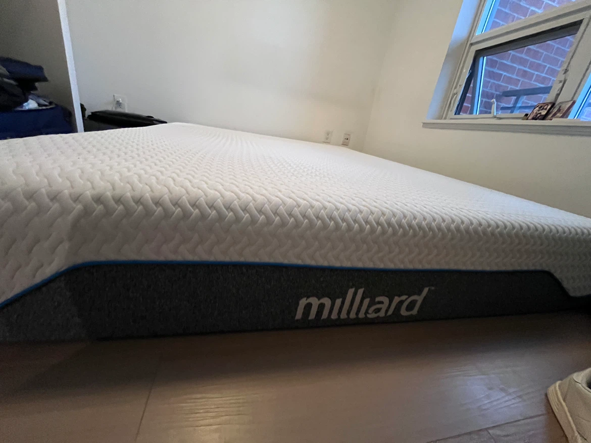Milliard memory foam mattress queen bed - photo 2