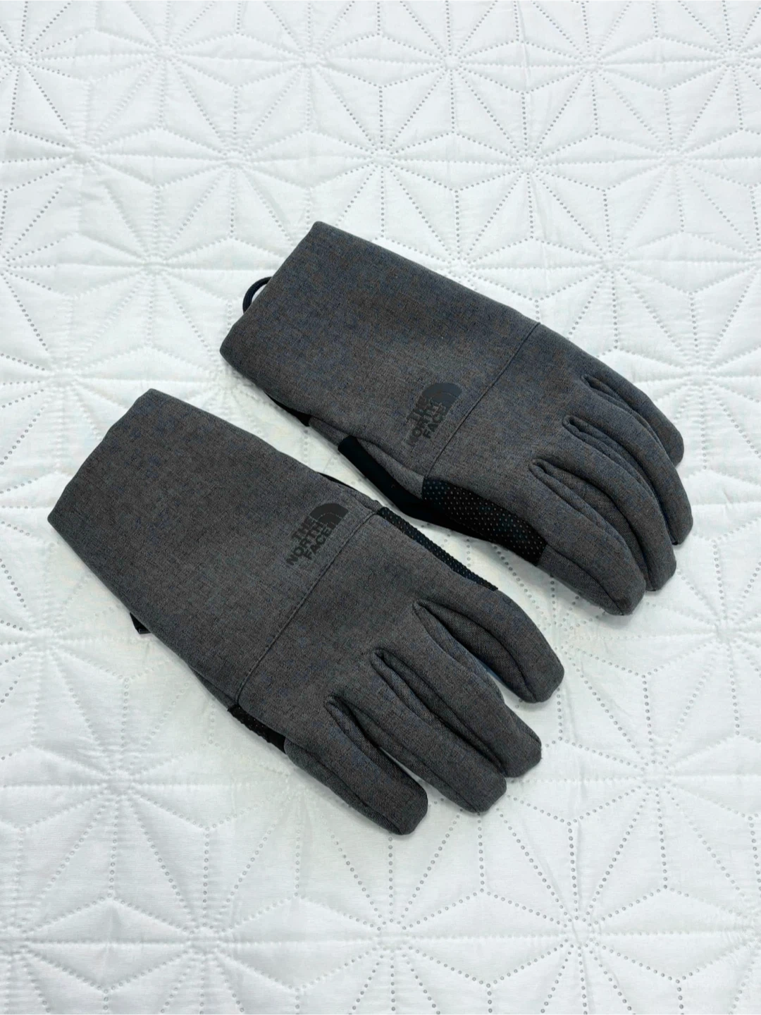 The North Face Men's Gloves size medium