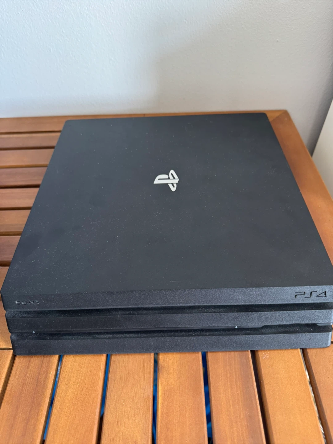 Sony PS4 Pro 1TB – Controller + 2 Games - photo 2