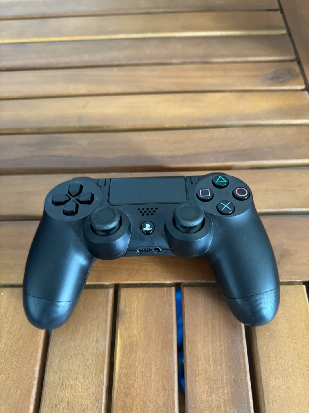 Sony PS4 Pro 1TB – Controller + 2 Games - photo 3