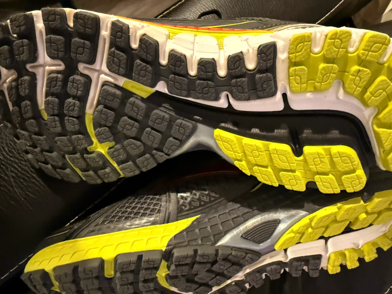 Brooks Adrenaline GTS Running Shoes - brand new - photo 4
