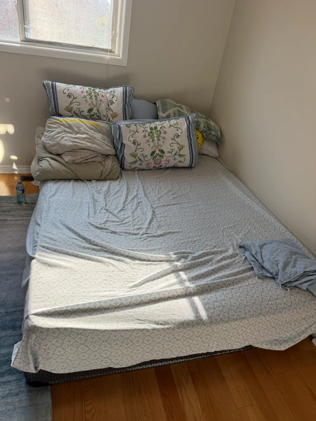 Queen Bed with Mattress and Box Spring - photo 2