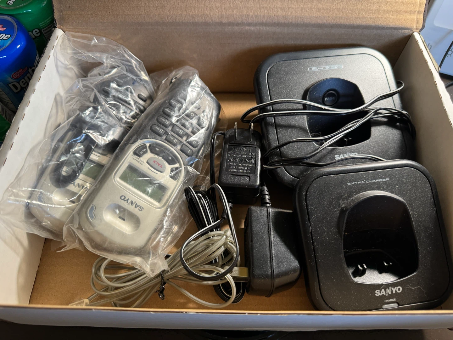 Sanyo 2.4 GHz Cordless Telephone System
