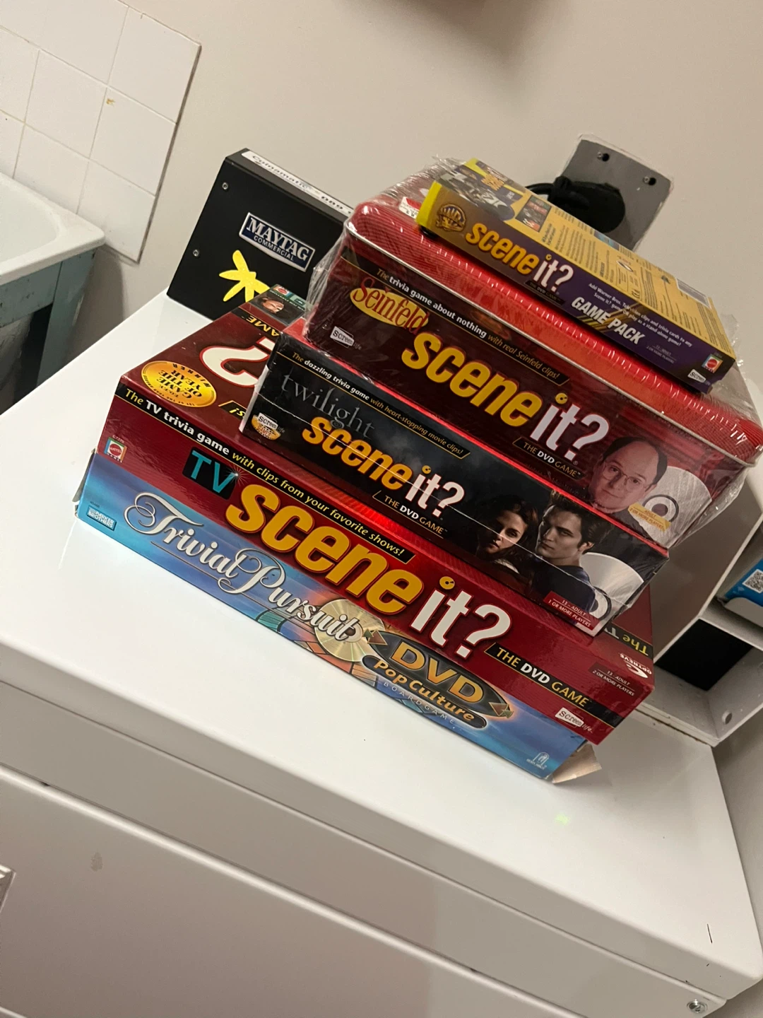 Scene It? and Trivial Pursuit DVD Board Game Bundle - photo 2