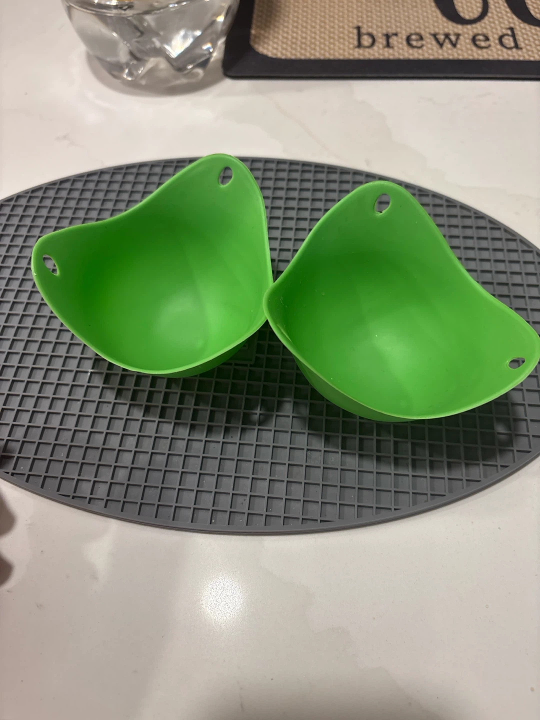 Set of 2 Green Silicone Egg Poachers - photo 2