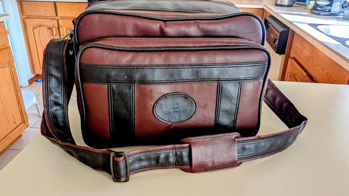 Diamond multi-compartment camera case