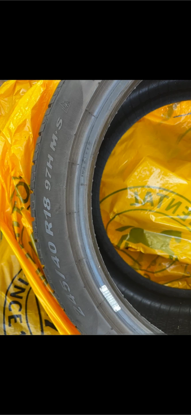 Pirelli Sottozero Tire 245/40 R18
