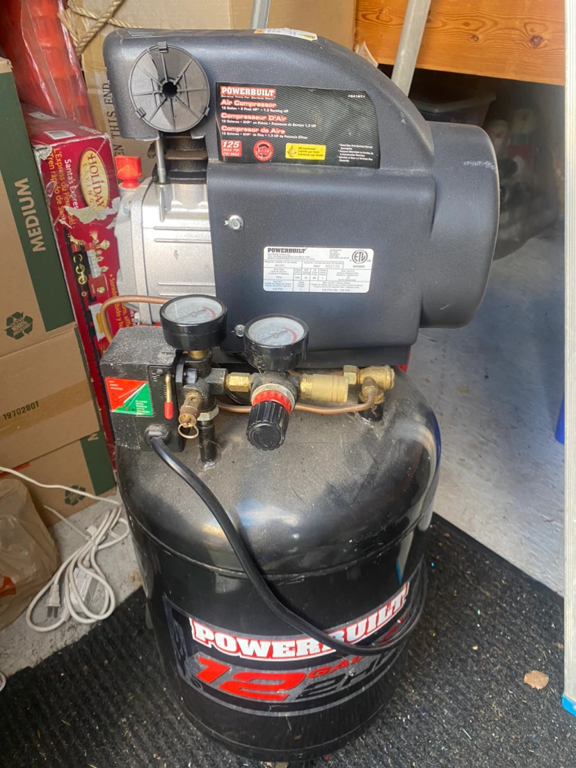 2007 Powerbuilt 12-Gallon Portable Air Compressor