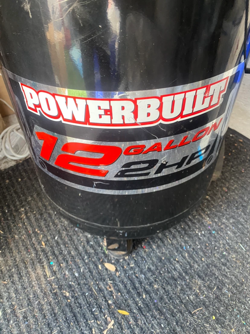 2007 Powerbuilt 12-Gallon Portable Air Compressor - photo 2