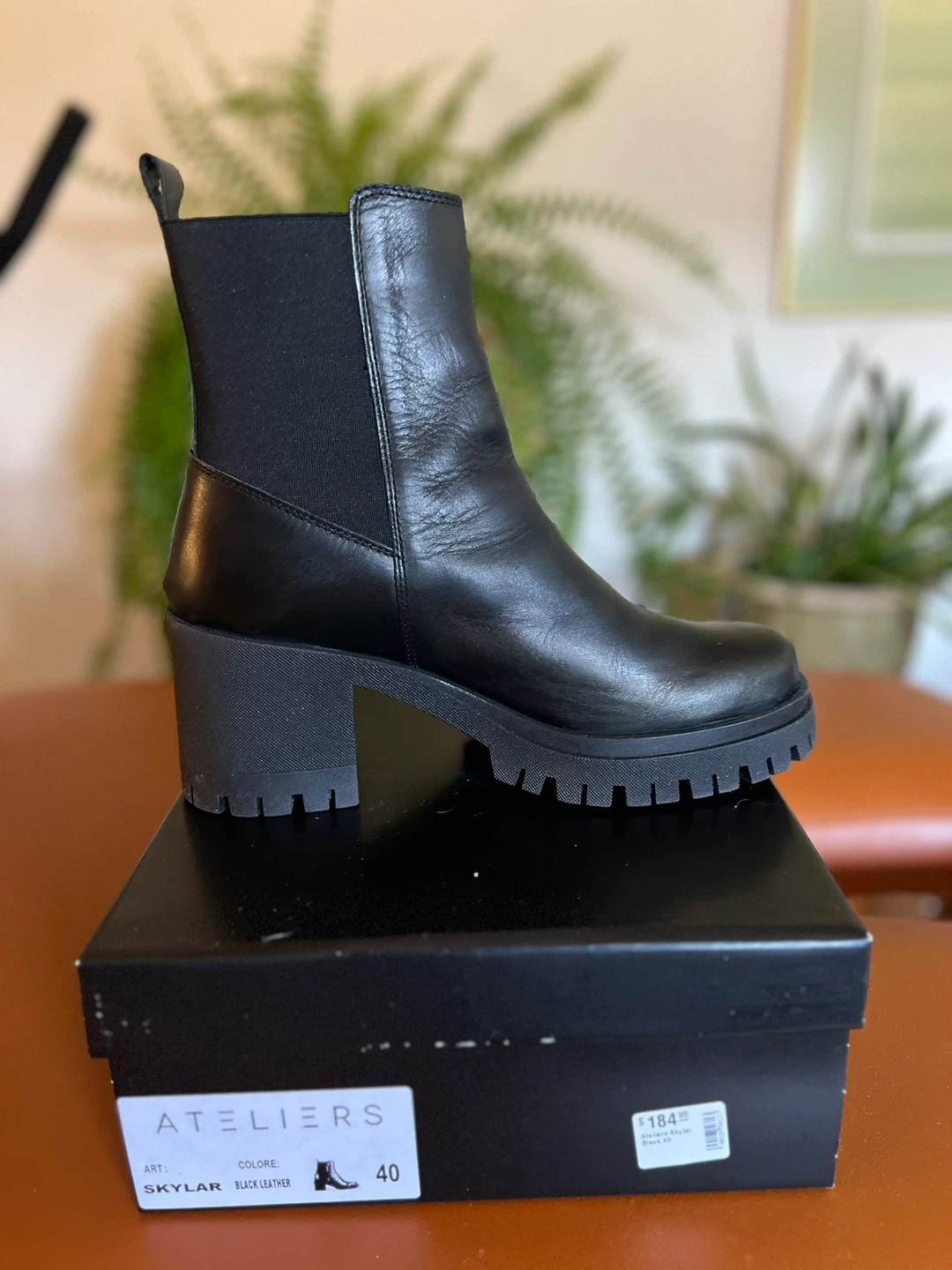 Ateliers Skylar Black Leather Chelsea Boots - photo 2