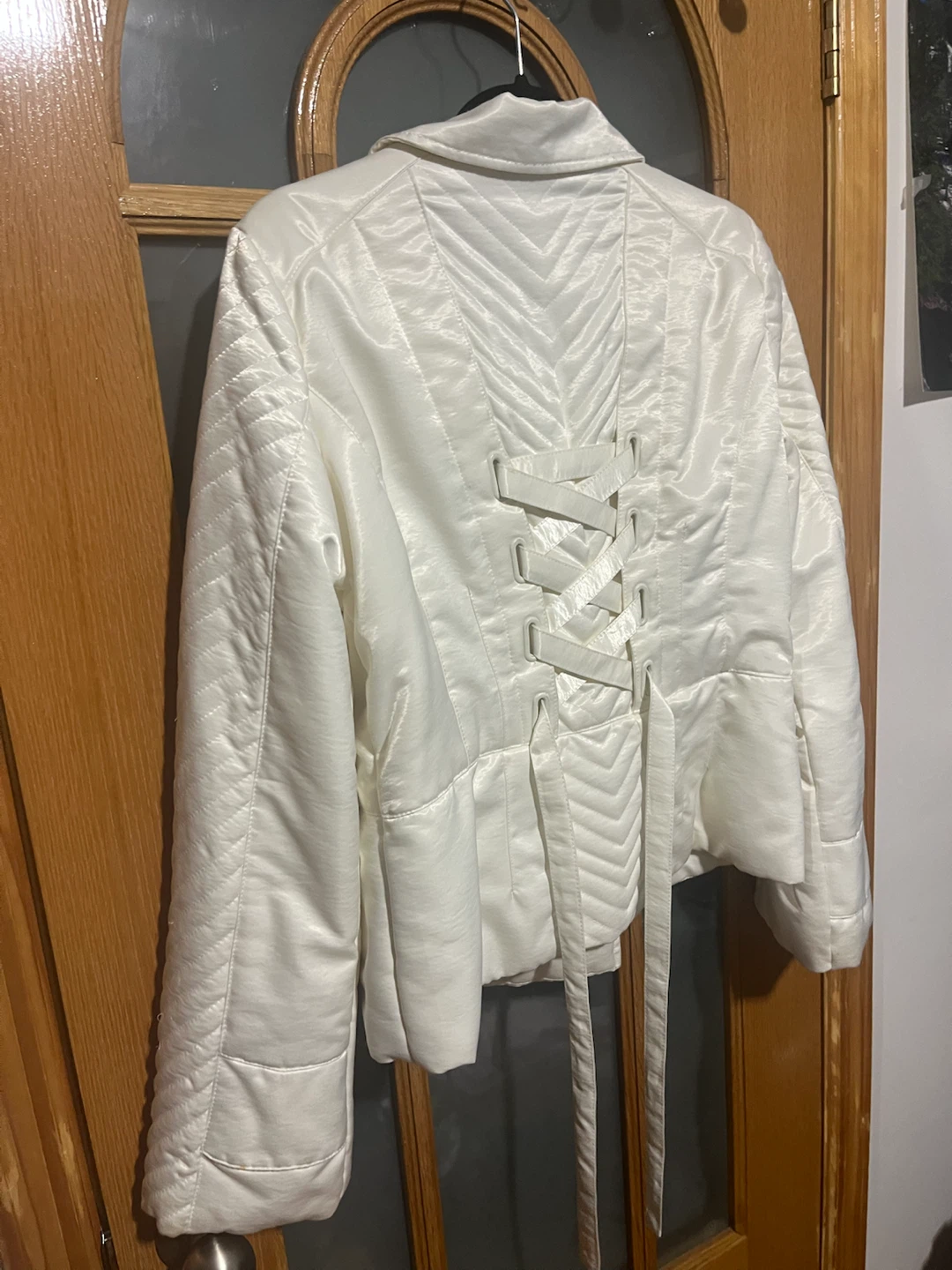 2b bebe white quilted jacket - photo 3