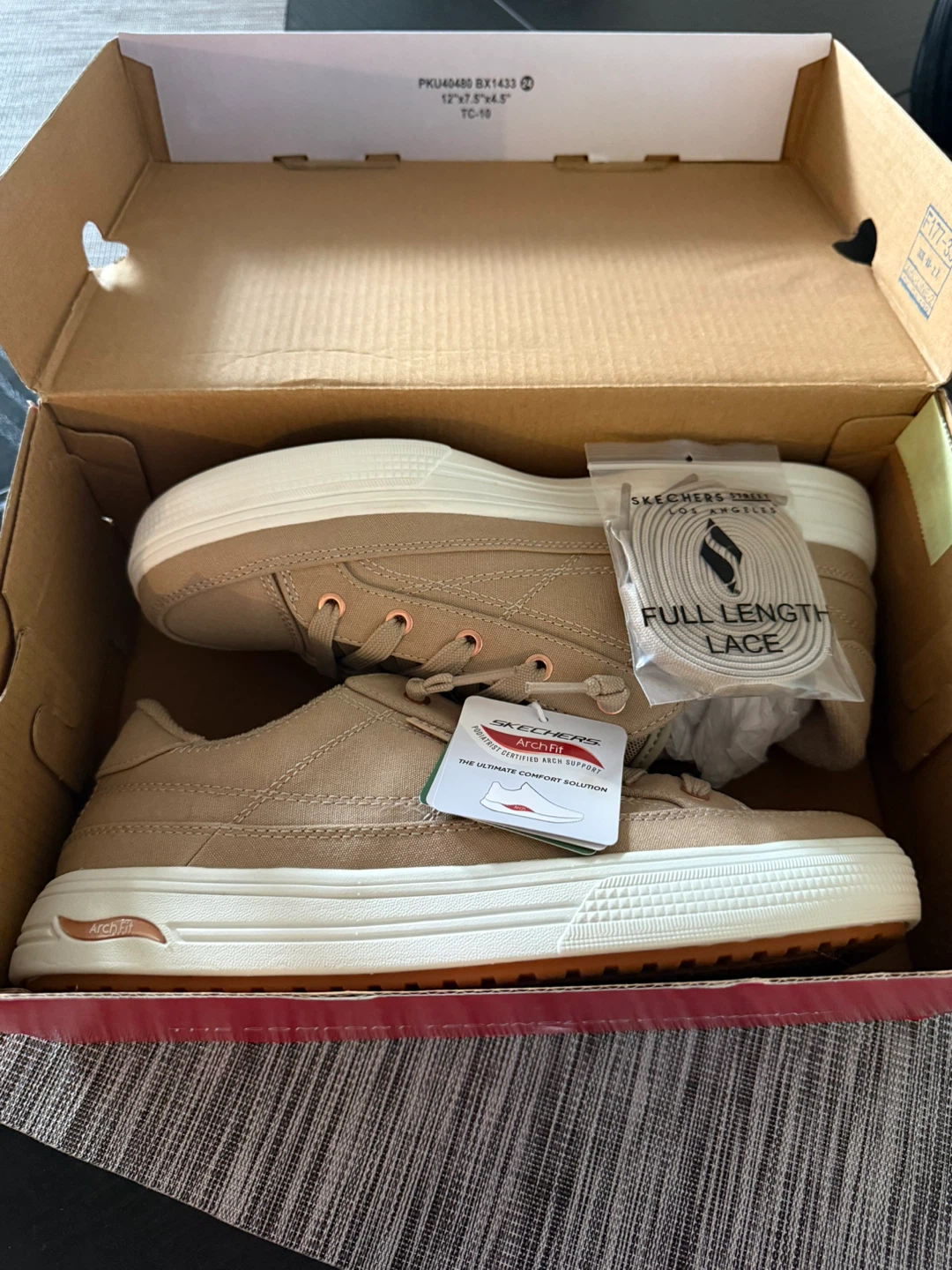 Skechers Arch Fit Arcade Meet Ya There Shoes - Size 8.5