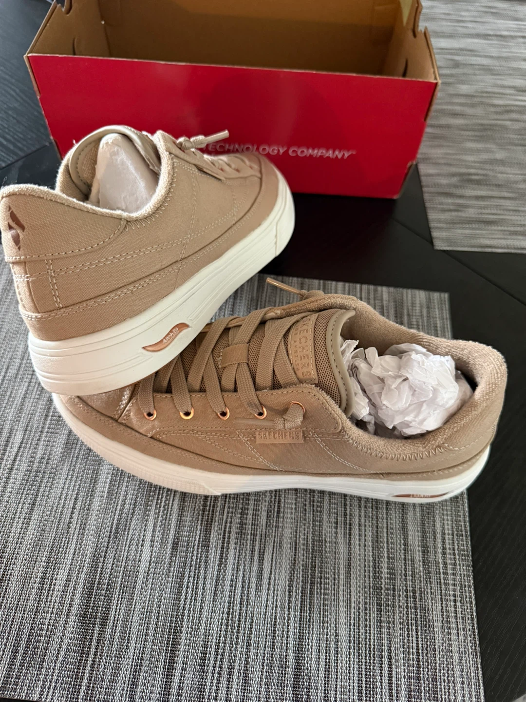 Skechers Arch Fit Arcade Meet Ya There Shoes - Size 8.5 - photo 2