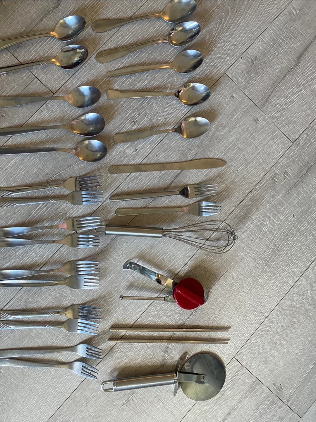 Kitchen Utensil and Cutlery Set