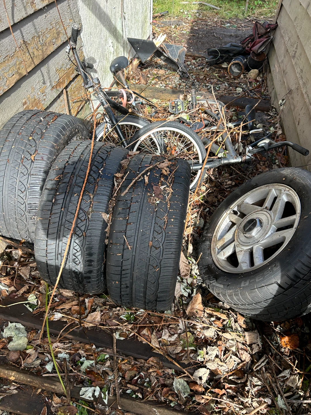 Set of 4 Chevrolet Camaro Rims and Tires - photo 2