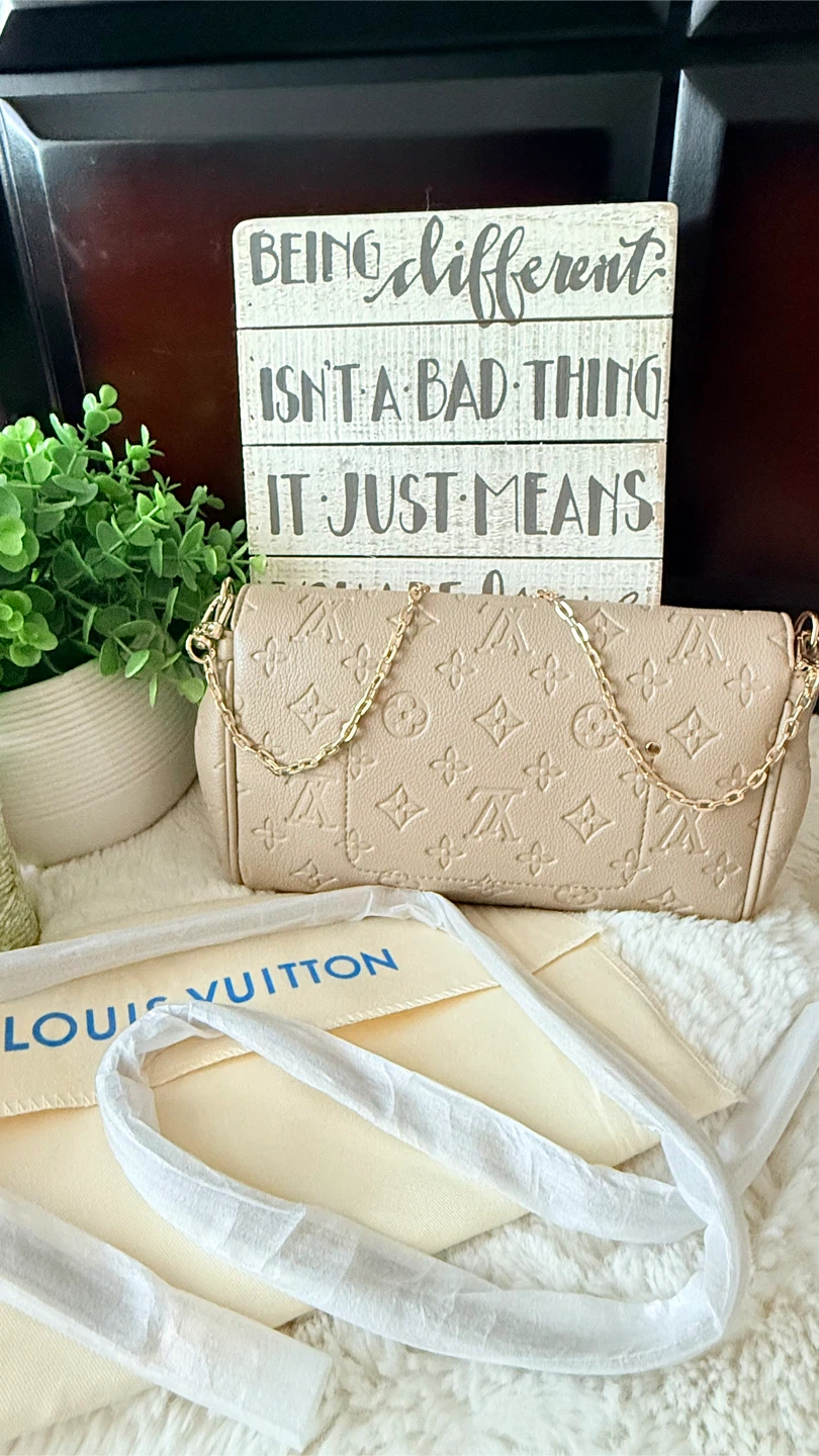 Bran New Louis Vuitton Monogram Purse - photo 3