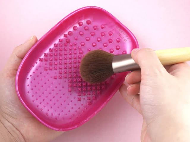 BeHappy Sloths makeup brush cleaning palette