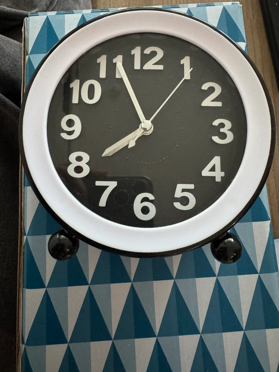 Black and white Alarm Clock