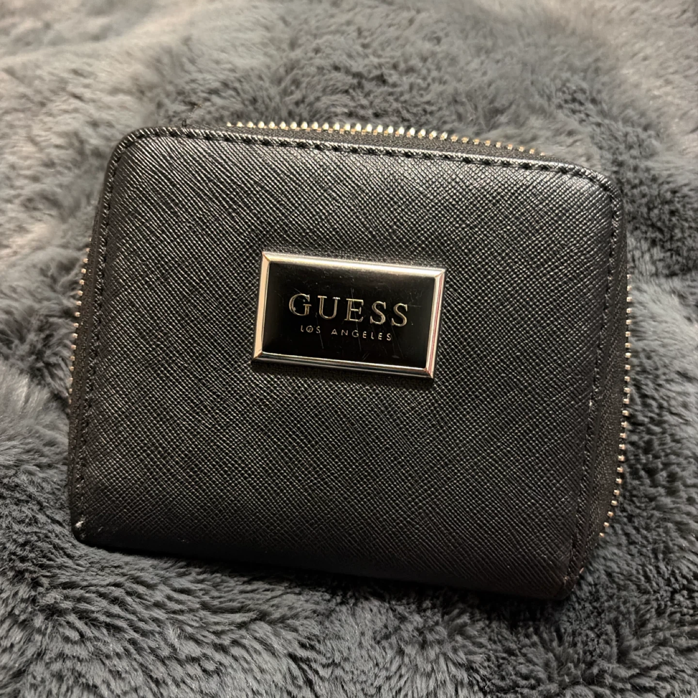 GUESS Los Angeles Zip-Around Wallet