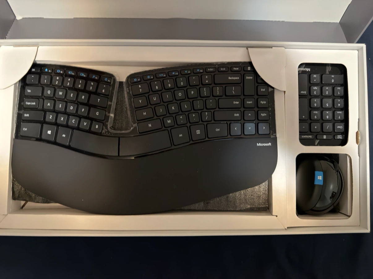 NEW - Microsoft Sculpt Ergonomic Desktop Set - photo 2