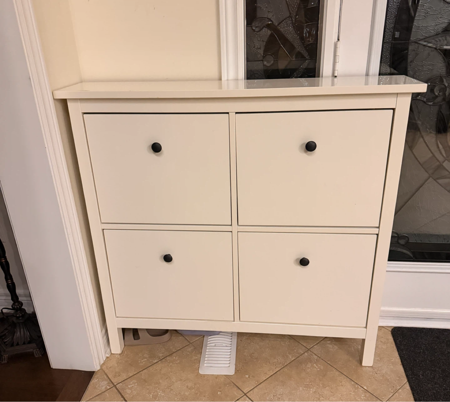 Narrow Shoe cabinet with 4 compartments, White